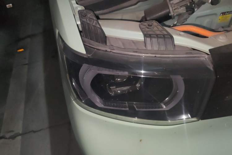 Used Wuling Hongguang MINIEV 2022 Macaron Premium Model – Lithium Iron Phosphate Right Front Headlight