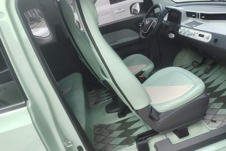 Used Wuling Hongguang MINIEV 2022 Macaron Premium Model – Lithium Iron Phosphate Right Front Seat