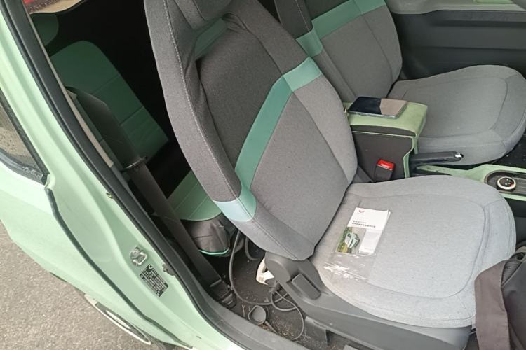 Used Wuling Hongguang MINIEV 2022 Macaron Fashion Model Lithium Iron Phosphate Right Front Seat