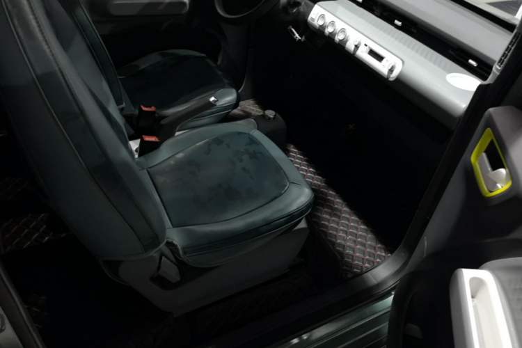 Used Wuling Hongguang MINIEV 2022 GAMEBOY 300km Enthusiast Model with Lithium Iron Phosphate Right Front Seat
