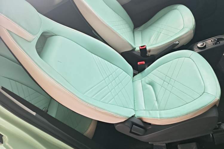 Used Wuling Hongguang MINIEV 2022 Macaron Premium Model – Lithium Iron Phosphate Right Front Seat