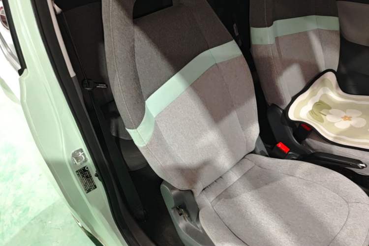 Used Wuling Hongguang MINIEV 2022 Macaron Premium Model – Lithium Iron Phosphate Right Front Seat
