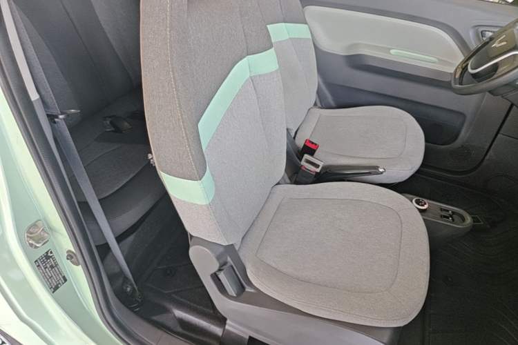 Used Wuling Hongguang MINIEV 2022 Macaron Premium Model – Lithium Iron Phosphate Right Front Seat