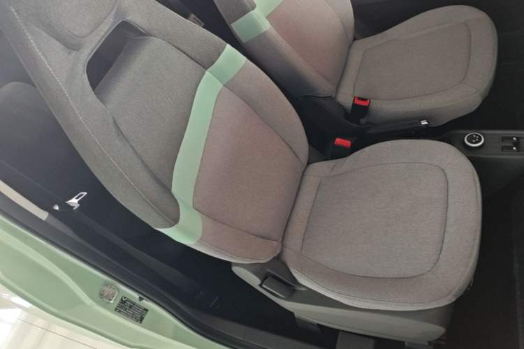 Used Wuling Hongguang MINIEV 2022 Macaron Premium Model – Lithium Iron Phosphate Right Front Seat