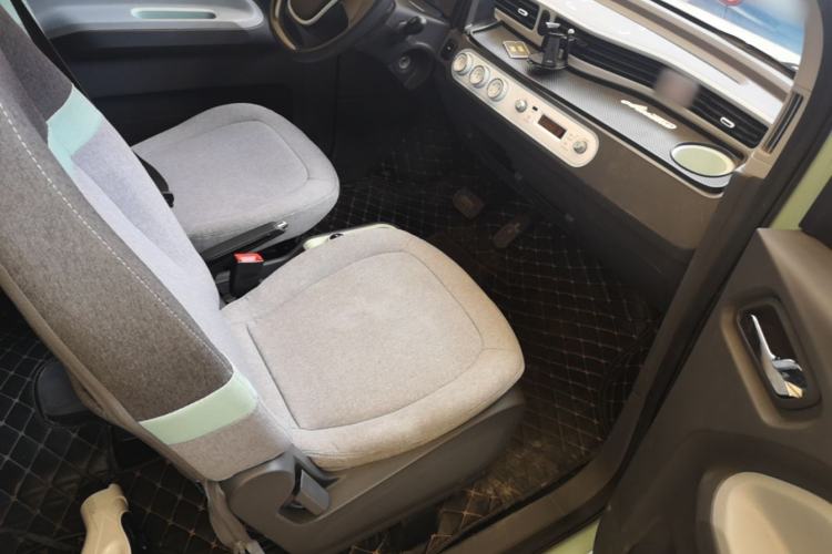 Used Wuling Hongguang MINIEV 2022 Macaron Premium Model – Lithium Ternary Battery Right Front Seat