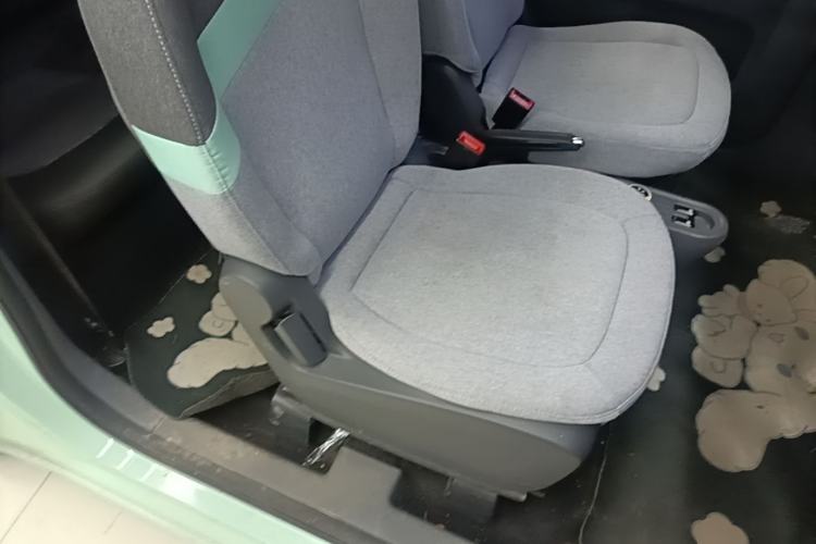 Used Wuling Hongguang MINIEV 2022 Macaron Premium Model – Lithium Ternary Battery Right Front Seat