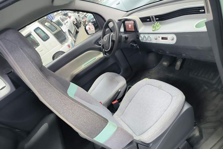 Used Wuling Hongguang MINIEV 2022 Macaron Fashion Model Lithium Iron Phosphate Right Front Seat