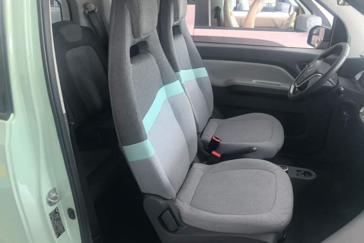 Used Wuling Hongguang MINIEV 2022 Macaron Fashion Edition Lithium-Nickel-Cobalt-Alpha-oxide Right Front Seat