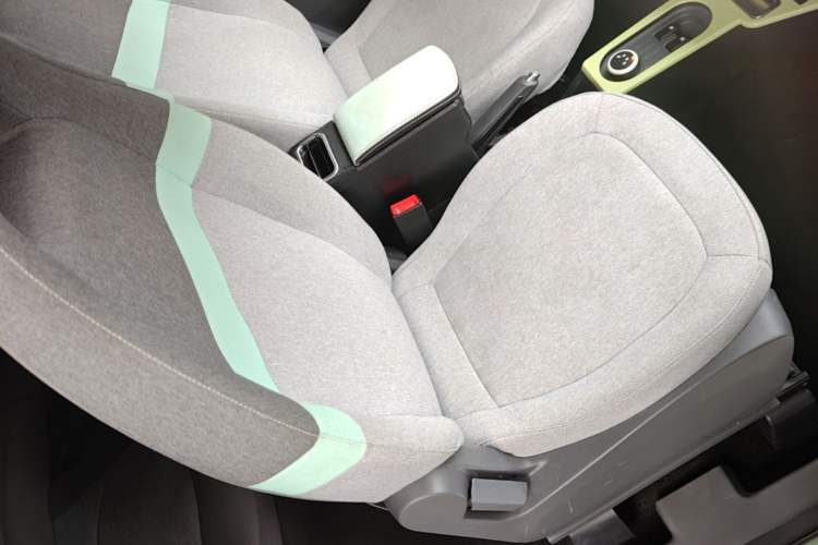 Used Wuling Hongguang MINIEV 2022 Macaron Premium Model – Lithium Iron Phosphate Right Front Seat