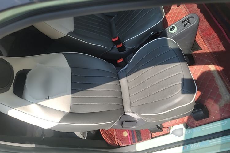 Used Wuling Hongguang MINIEV 2022 Macaron Fashion Model Lithium Iron Phosphate Right Front Seat
