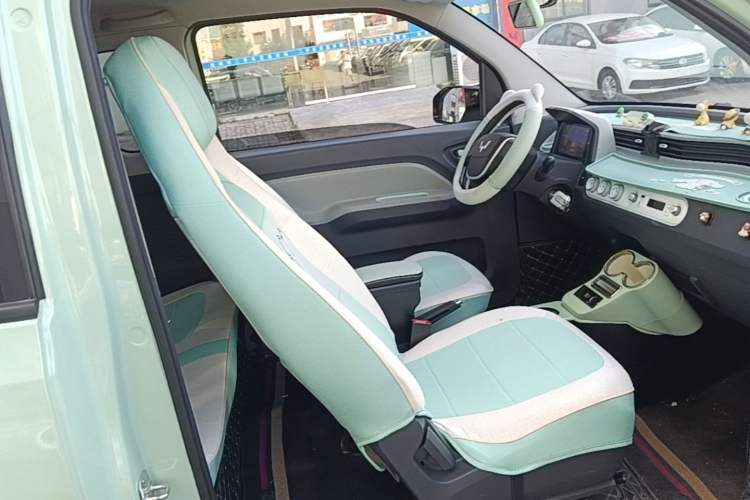 Used Wuling Hongguang MINIEV 2022 Macaron Premium Model – Lithium Iron Phosphate Right Front Seat