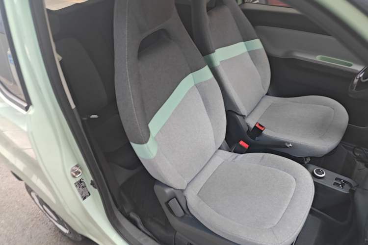 Used Wuling Hongguang MINIEV 2022 Macaron Fashion Edition Lithium-Nickel-Cobalt-Alpha-oxide Right Front Seat