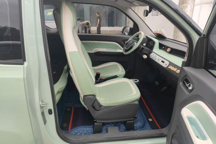 Used Wuling Hongguang MINIEV 2022 Macaron Premium Model – Lithium Iron Phosphate Right Front Seat