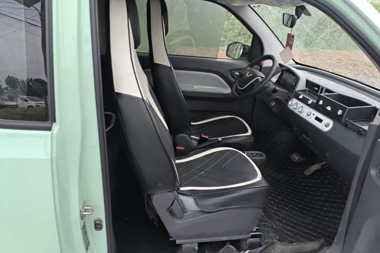 Used Wuling Hongguang MINIEV 2022 Macaron Premium Model – Lithium Iron Phosphate Right Front Seat