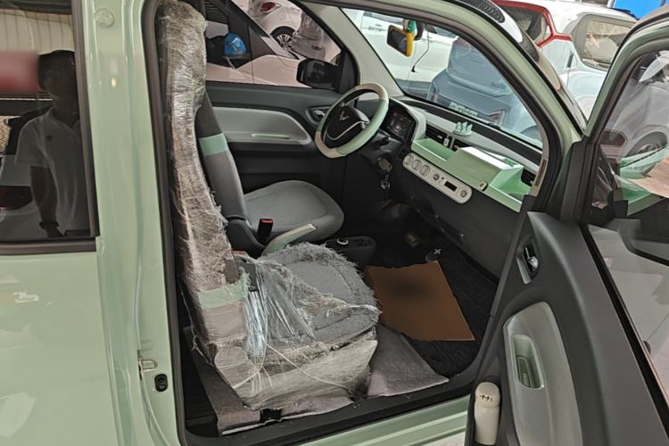 Used Wuling Hongguang MINIEV 2022 Macaron Premium Model – Lithium Iron Phosphate Right Front Seat