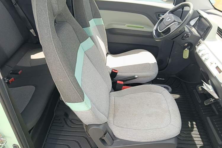 Used Wuling Hongguang MINIEV 2022 Macaron Premium Model – Lithium Iron Phosphate Right Front Seat