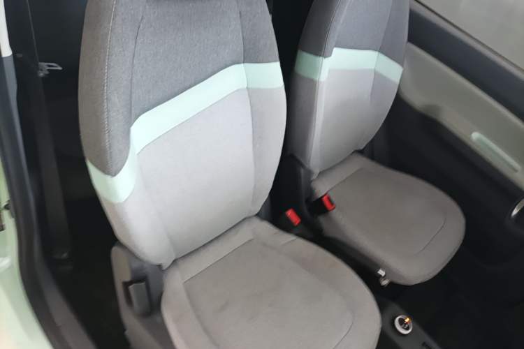 Used Wuling Hongguang MINIEV 2022 Macaron-Color Edition Lithium Iron Phosphate Right Front Seat