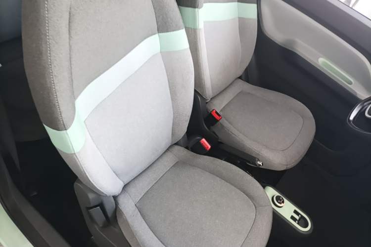 Used Wuling Hongguang MINIEV 2022 Macaron Fashion Edition Lithium-Nickel-Cobalt-Alpha-oxide Right Front Seat