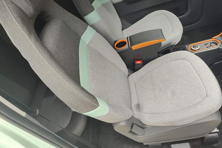 Used Wuling Hongguang MINIEV 2022 Macaron Premium Model – Lithium Iron Phosphate Right Front Seat