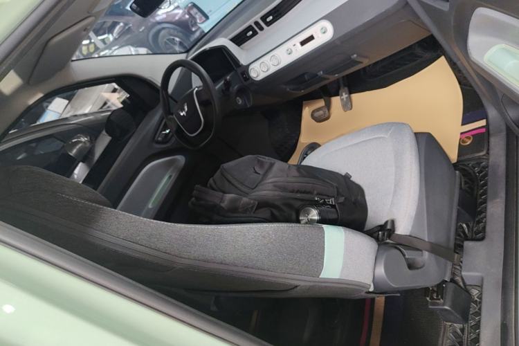 Used Wuling Hongguang MINIEV 2022 Macaron Premium Model – Lithium Iron Phosphate Right Front Seat