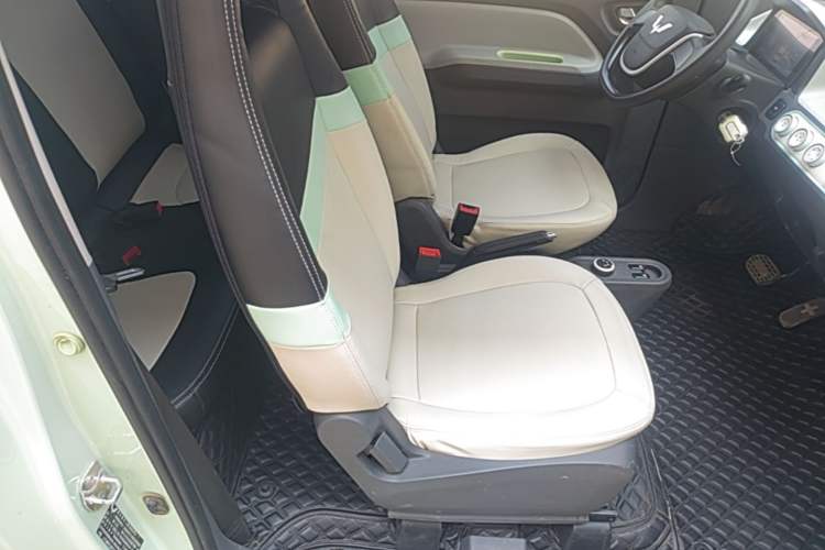 Used Wuling Hongguang MINIEV 2022 Macaron Fashion Edition Lithium-Nickel-Cobalt-Alpha-oxide Right Front Seat