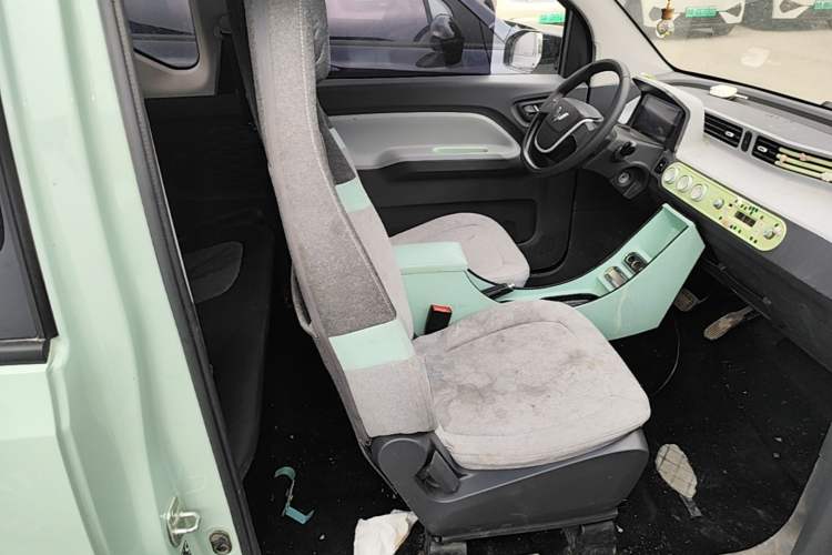 Used Wuling Hongguang MINIEV 2022 Macaron Premium Model – Lithium Iron Phosphate Right Front Seat