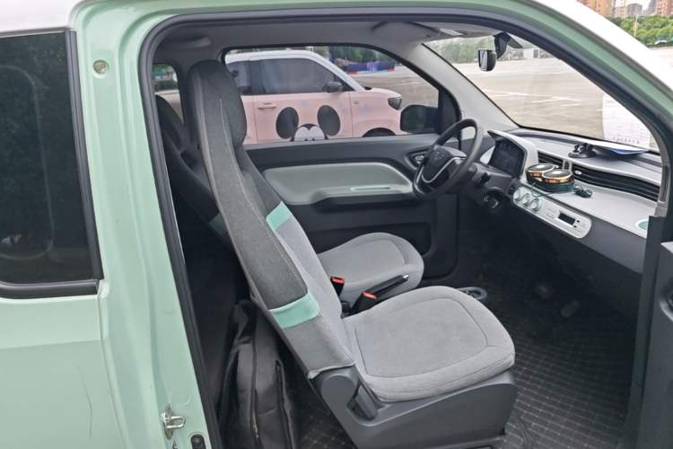 Used Wuling Hongguang MINIEV 2022 Macaron Premium Model – Lithium Iron Phosphate Right Front Seat