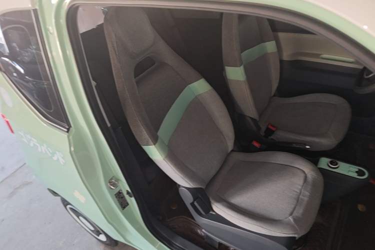 Used Wuling Hongguang MINIEV 2022 Macaron Fashion Model Lithium Iron Phosphate Right Front Seat