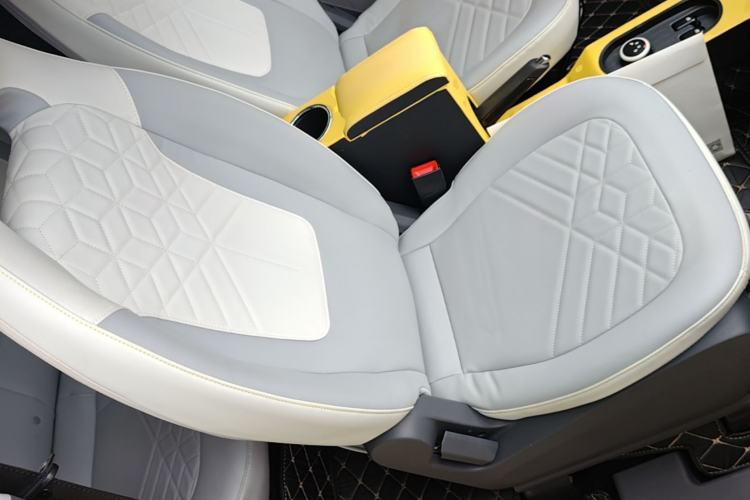 Used Wuling Hongguang MINIEV 2022 Macaron-Color Edition Lithium Iron Phosphate Right Front Seat