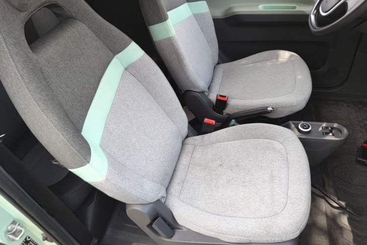 Used Wuling Hongguang MINIEV 2022 Macaron Premium Model – Lithium Iron Phosphate Right Front Seat