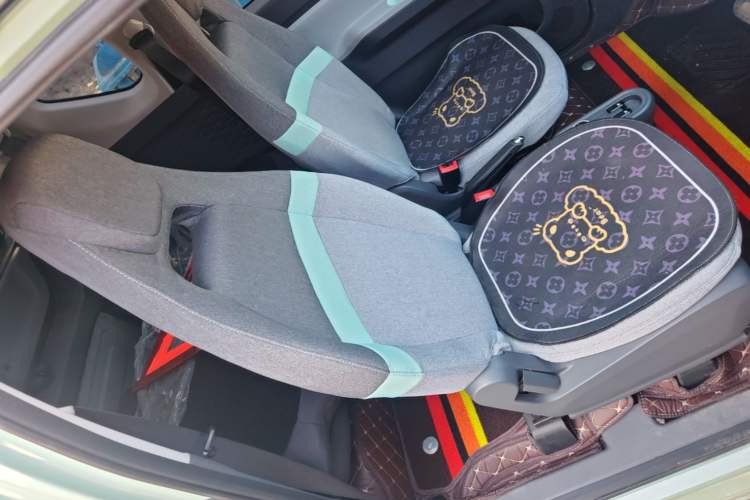 Used Wuling Hongguang MINIEV 2022 Macaron Fashion Model Lithium Iron Phosphate Right Front Seat