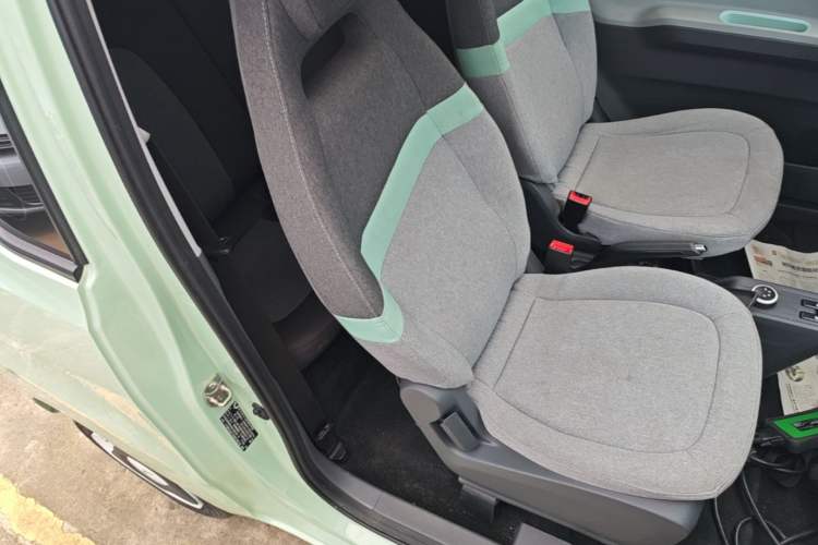 Used Wuling Hongguang MINIEV 2022 Macaron Fashion Model Lithium Iron Phosphate Right Front Seat