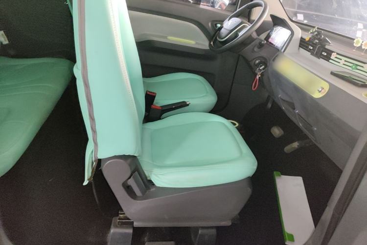 Used Wuling Hongguang MINIEV 2022 Macaron Fashion Model Lithium Iron Phosphate Right Front Seat