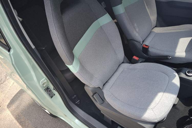 Used Wuling Hongguang MINIEV 2022 Macaron Premium Model – Lithium Iron Phosphate Right Front Seat