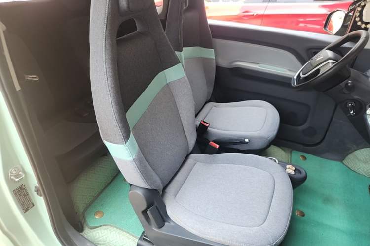 Used Wuling Hongguang MINIEV 2022 Macaron Premium Model – Lithium Ternary Battery Right Front Seat
