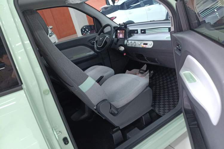 Used Wuling Hongguang MINIEV 2022 Macaron Premium Model – Lithium Iron Phosphate Right Front Seat