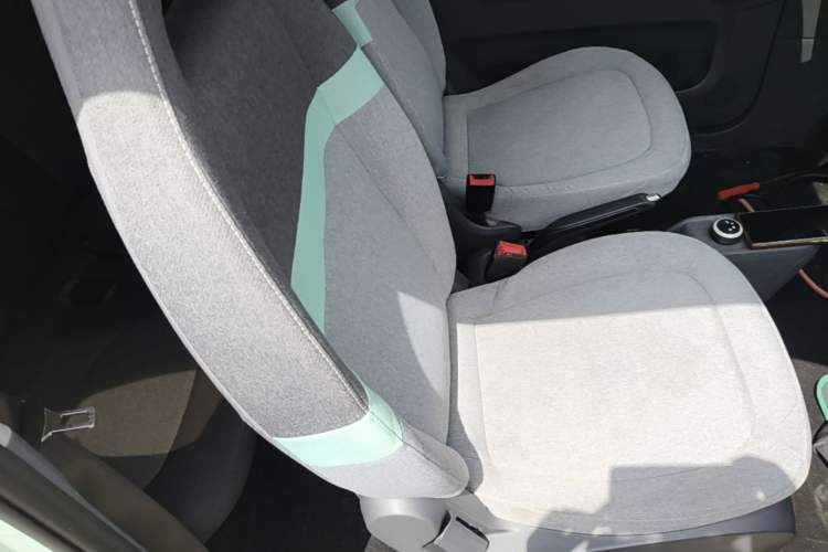Used Wuling Hongguang MINIEV 2022 Macaron Premium Model – Lithium Iron Phosphate Right Front Seat