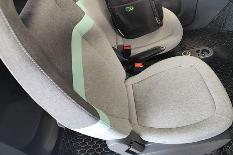 Used Wuling Hongguang MINIEV 2022 Macaron Premium Model – Lithium Iron Phosphate Right Front Seat