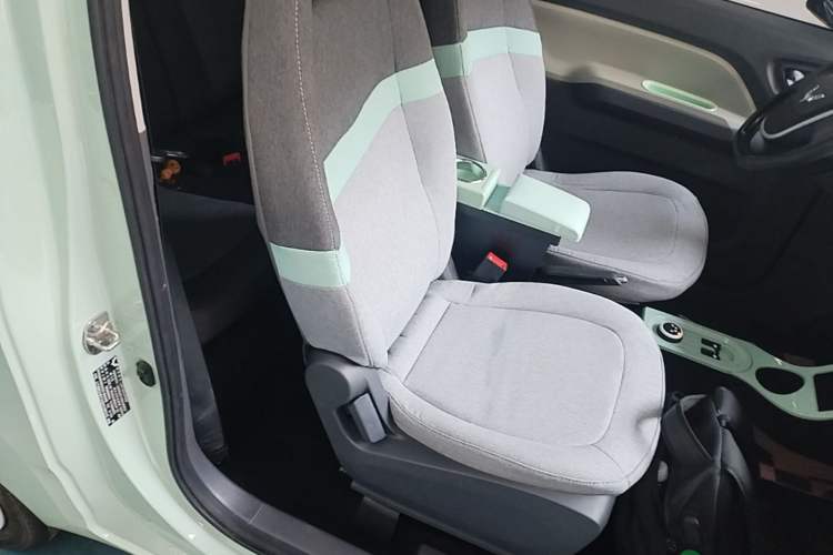 Used Wuling Hongguang MINIEV 2022 Macaron Premium Model – Lithium Iron Phosphate Right Front Seat