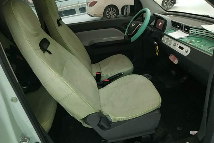 Used Wuling Hongguang MINIEV 2022 Macaron Premium Model – Lithium Iron Phosphate Right Front Seat