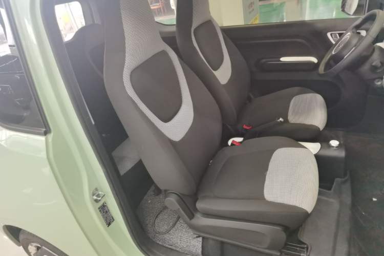 Used Wuling Hongguang MINIEV 2022 Macaron Fashion Model Lithium Iron Phosphate Right Front Seat
