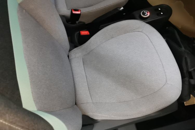 Used Wuling Hongguang MINIEV 2022 Macaron Fashion Model Lithium Iron Phosphate Right Front Seat