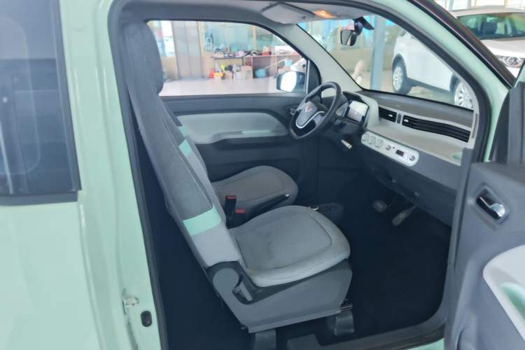 Used Wuling Hongguang MINIEV 2022 Macaron Premium Model – Lithium Iron Phosphate Right Front Seat