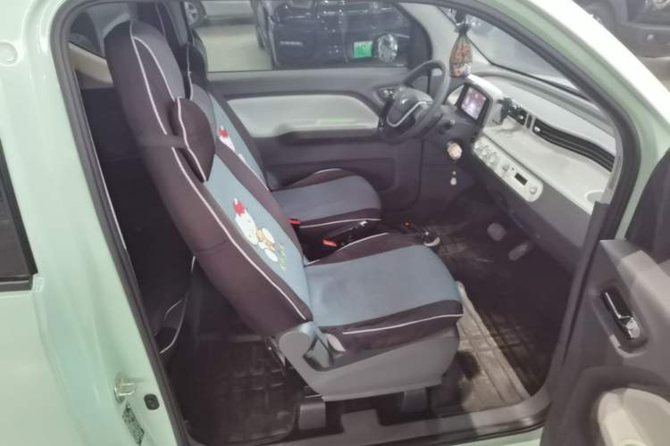 Used Wuling Hongguang MINIEV 2022 Macaron Premium Model – Lithium Iron Phosphate Right Front Seat
