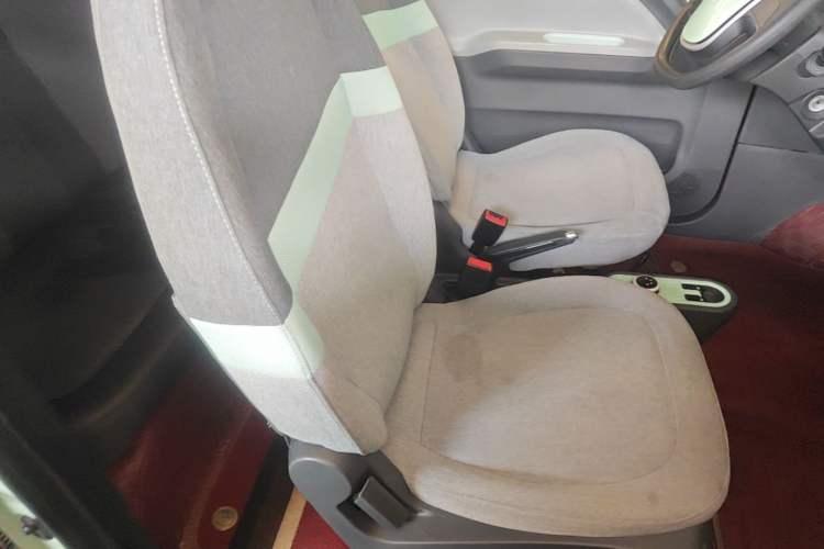 Used Wuling Hongguang MINIEV 2022 Macaron Fashion Model Lithium Iron Phosphate Right Front Seat