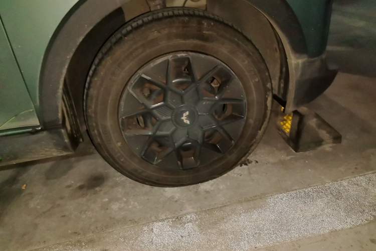 Used Wuling Hongguang MINIEV 2022 GAMEBOY 200km Gaming Edition with Lithium Iron Phosphate Right Front Wheel Hub