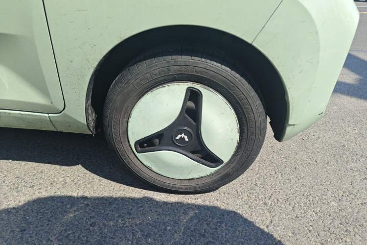 Used Wuling Hongguang MINIEV 2022 Macaron Premium Model – Lithium Iron Phosphate Right Front Wheel Hub