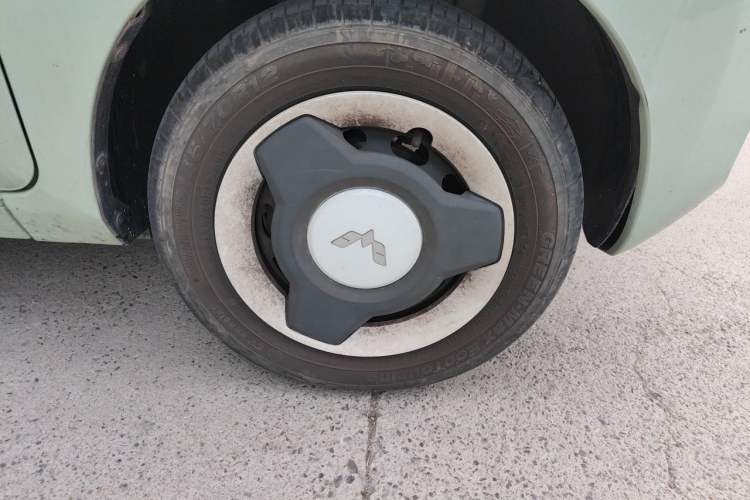 Used Wuling Hongguang MINIEV 2022 Macaron Premium Model – Lithium Iron Phosphate Right Front Wheel Hub