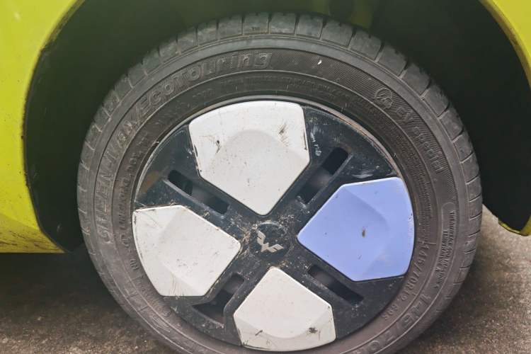 Used Wuling Hongguang MINIEV 2022 Macaron Premium Model – Lithium Iron Phosphate Right Front Wheel Hub