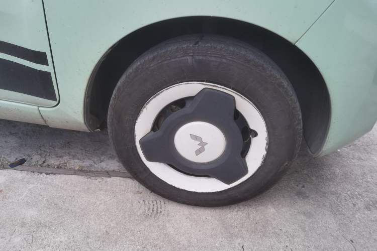Used Wuling Hongguang MINIEV 2022 Macaron Premium Model – Lithium Iron Phosphate Right Front Wheel Hub